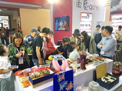 老家河南 文藝新創意綻放中國藝術節，上海市民爭相打卡的文化盛宴